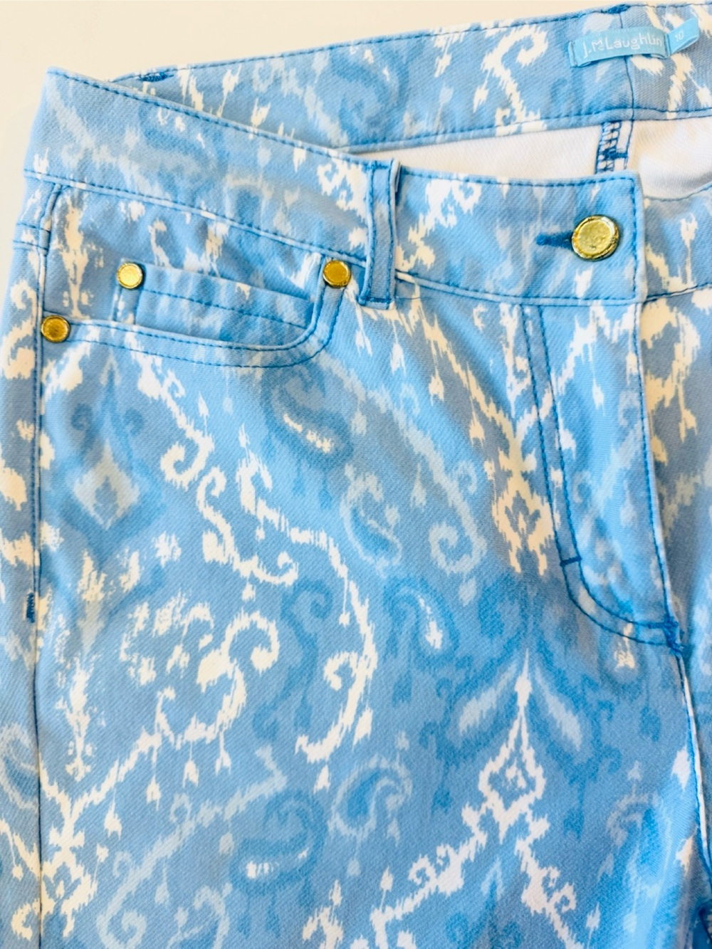 J. McLaughlin Light Blue and White Ikat Lexi Skinny Jeans. Size 10 - Picture 7 of 11